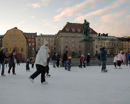 _DSC0006 Ice skating in Kungsträdgården