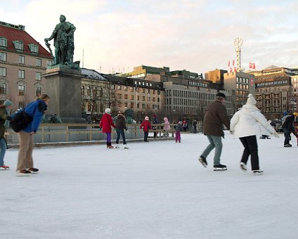_DSC0011 Ice skating in Kungsträdgården