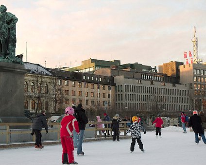 _DSC0013 Ice skating in Kungsträdgården