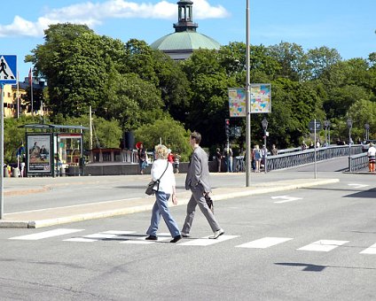 _DSC0034 Mum and Arto walking in Stockholm