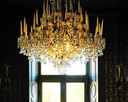 _DSC0095 A big chandelier at Södertuna castle