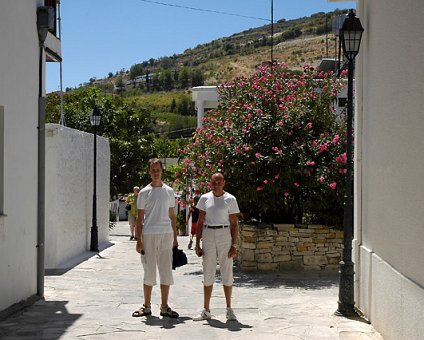 _DSC0057 Arto and Markos walking in Omodos