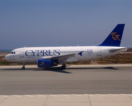 _DSC0009 A Cyprus Airways Airbus.