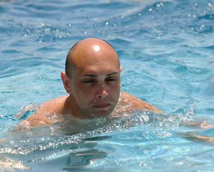 _DSC0125 Markos swimming.