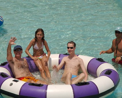 _DSC0111 Nicos, Ingrid and Arto in the lazy river.
