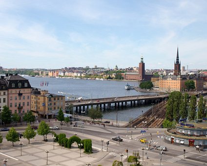 _DSC0007 Stockholm, Slussen (Sluice). The City Hall and Norr Mälarstrand in the background.