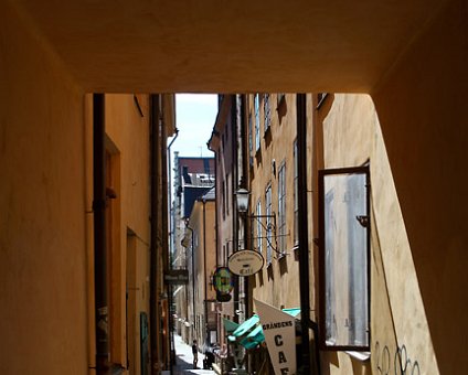 _DSC0022 Narrow alleys in the old town.