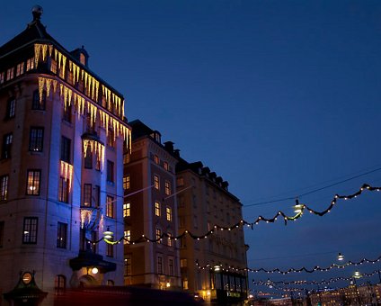 _DSC0075 Season's decorations along Skeppsbron.
