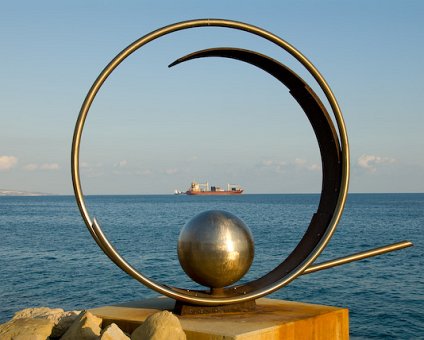 _DSC0138 Sculpture at the seaside promenade.