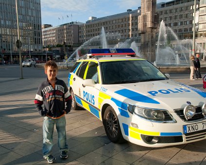 _DSC0247 Andreas and a police car at Sergels torg.