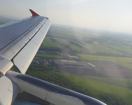 _DSC0013 Descent to Vienna airport.