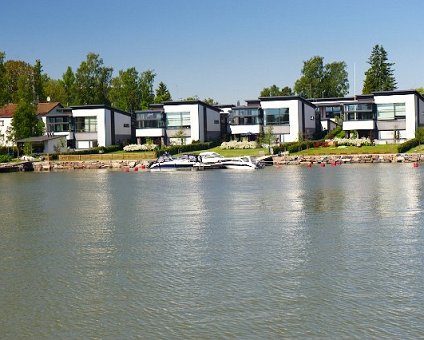 _DSC0266 Houses by the water.