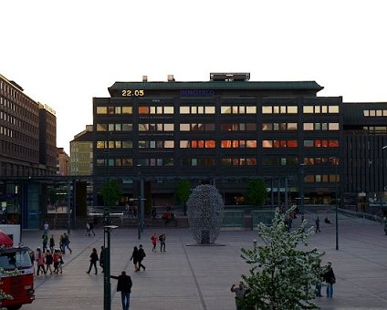 _DSC0143 Light at ten o'clock in the evening, central Helsinki.