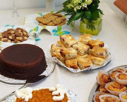 _DSC0089 Cakes at Saara's graduation party.