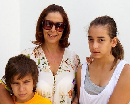 _DSC0005 Andreas, Mina and Ingrid outside the house in Nicosia.