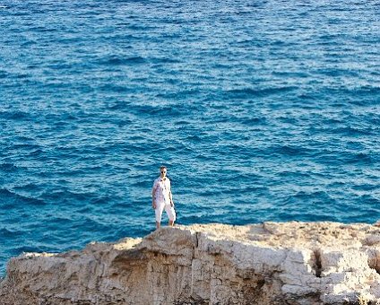 _DSC0104 Arto on a natural bridge over the sea, near Ayia Napa.