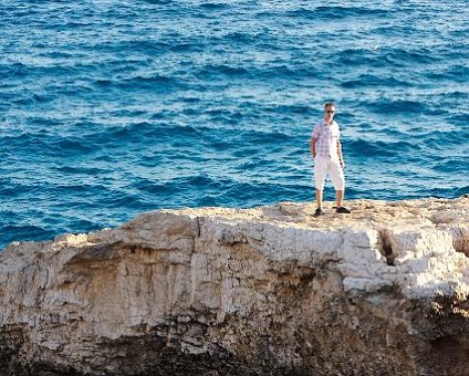 _DSC0108 Arto on a natural bridge over the sea, near Ayia Napa.