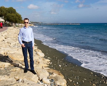 _DSC0045 1 Arto by the seaside in Limassol.