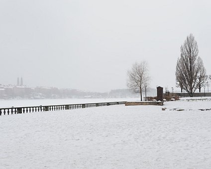 _DSC0037 The snowy landscape at the city hall.