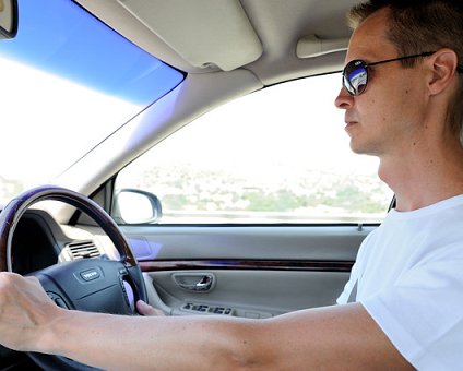 _DSC0009 Arto driving to Limassol.