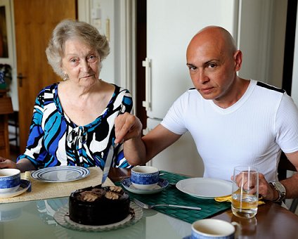 _DSC0011 Mum and Markos in the kitchen in Nicosia.