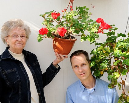 _DSC0006 Mum and Arto.