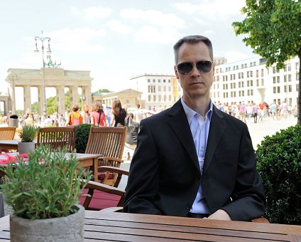 _DSC0028 Arto at Hotel Adlon's Restaurant Quarré. The Brandenburg gate in the background.