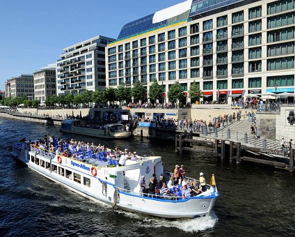 _DSC0122 Boats on the river Spree.