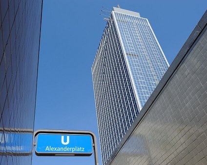 _DSC0030 At Alexanderplatz.