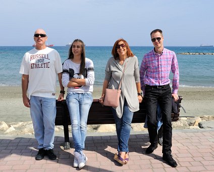 _DSC0010 Nicos, Ingrid, Mina and Arto by the sea in Limassol.