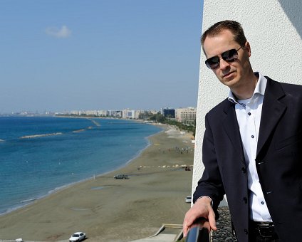 _DSC0006_1 Arto on the balcony at the hotel in Limassol.