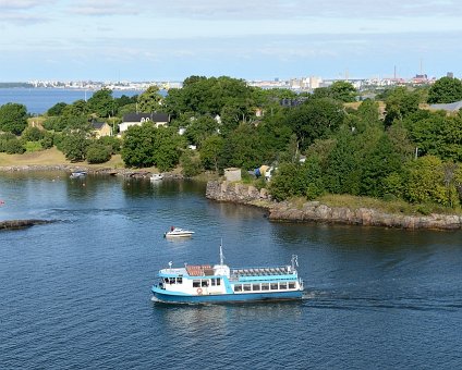 _DSC0102 Passing by a small boat, near Helsinki.