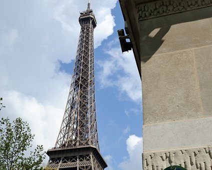 _DSC0028 View of the Eiffel tower from Avenue de Suffren.