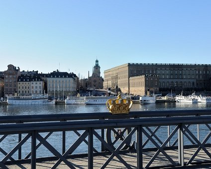 _DSC0021 View towrads the old town from Skeppsholmsbron. The Royal Palace to the right.