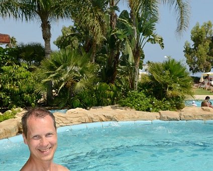 _DSC0043_1 Arto in the pool at Capo Bay hotel .