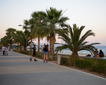 _DSC0014 At the seaside promenade (Molos) in Limassol in the evening.