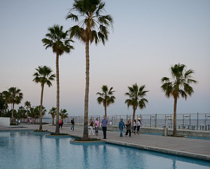 _DSC0030 At the seaside promenade (Molos) in Limassol in the evening.