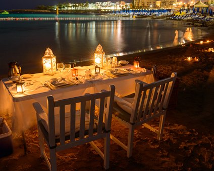 _DSC0032 Dinner for two on the beach.