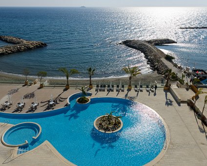 _DSC0020 The pool area and the beach at the Royal Apollonia hotel in Limassol.