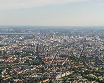 _DSC0044 View of central Berlin and the TV-tower, on the approach to Tegel airport.