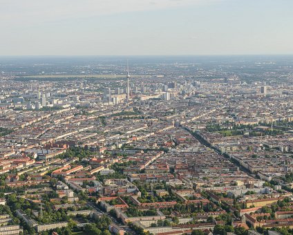 _DSC0047 View of central Berlin and the TV-tower, on the approach to Tegel airport.