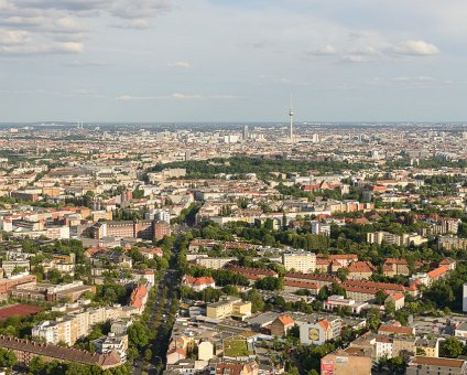 _DSC0057 View of central Berlin and the TV-tower, on the approach to Tegel airport.