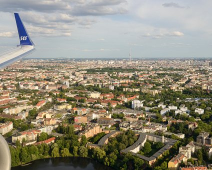 _DSC0058 View of central Berlin, on the approach to Tegel airport.