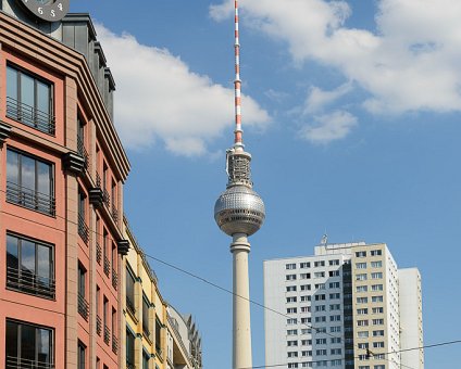 _DSC0069 View of the TV-tower (Fernsehturm) from Hackescher Markt.