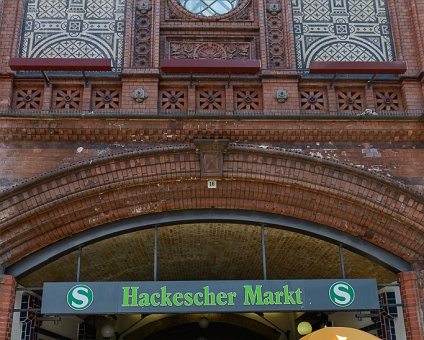 _DSC0077 Arto at Hackescher Markt train station.