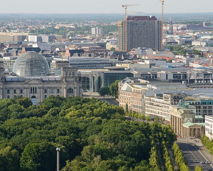 _DSC0204 View over Berlin towards North. The Reichstag Building to the left and the Brandenburger Tor to the right.