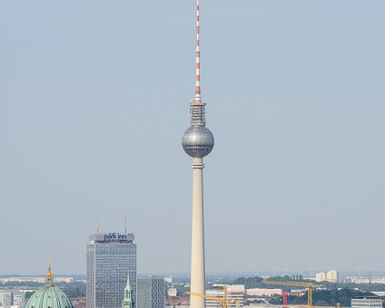 _DSC0209 View of the TV-tower (Fernsehturm).