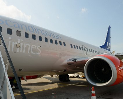 _DSC0012 The B737-700 at Tegel airport for Stockholm.