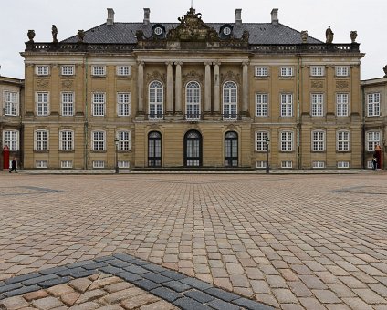_DSC0044 Amalienborg palace, the winter home of the Danish royal family.