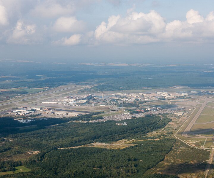 _DSC0010 View of Arlanda airport after takeoff.